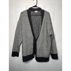 NEW POL Chevron Black White Cardigan Sweater Thick Chunky Cozy Size Small